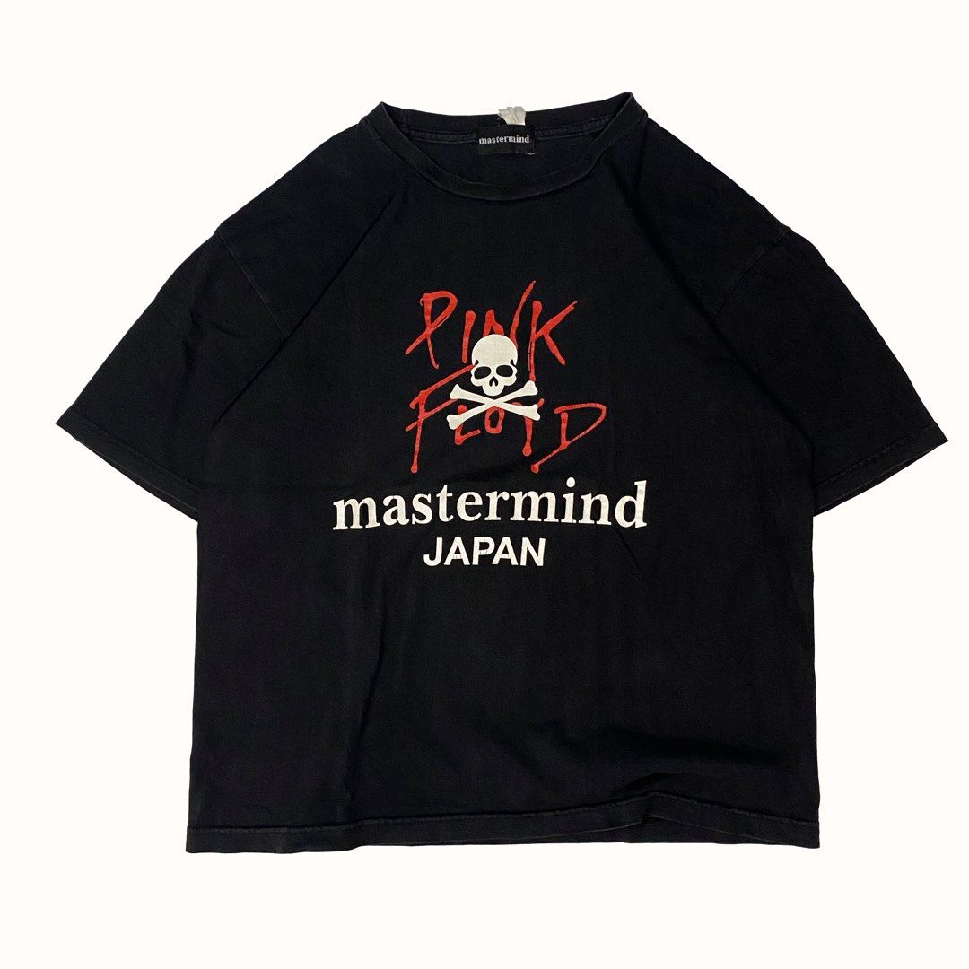 Pink Flyod x Mastermind Japan (Category: Activewear) located in Quezon City. Submitted by threadsunearthed (Listing ID 1361594368, Image 1). Description: Pink Flyod x Mastermind Japan Size on tag M Width: 20.5 Length: 25 •Good condition •Washed •minimal crack print •Color rate: 8/10 ₱480.