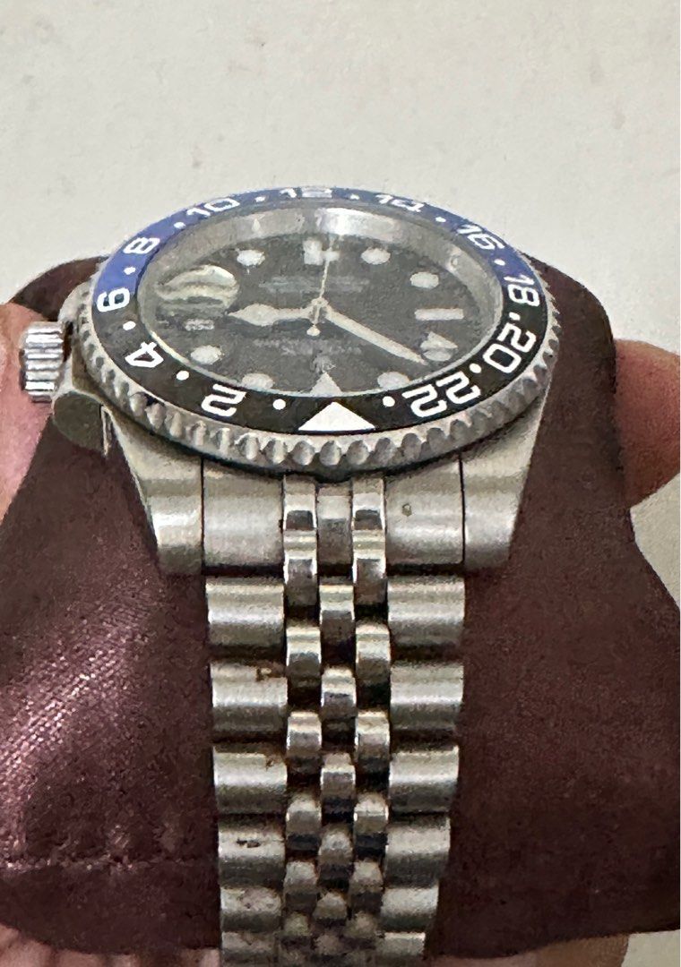 Rolex GMT 126710BLNR (Category: Luxury Watches) located in Manila. Submitted by jase.ignacio (Listing ID 1360460502, Image 3). Description: 🚩Rolex GMT 126710BLNR “Batgirl” ✅40mm ✅Black dial ✅Ceramic ✅Automatic ✅DM me if interested. ✅pick up 📍Quezon City📍 ✅Payment: GCash, Bank Transfer,Cash ✅Meetups:Gateway Mall/Megamall/Ortigas area/Eastwood/Ayala Feliz/Sta Lucia East ✅Grand Mall/Robinsons Metroeast. ✅Shipping via Grab Lalamove:Buyers Expense.