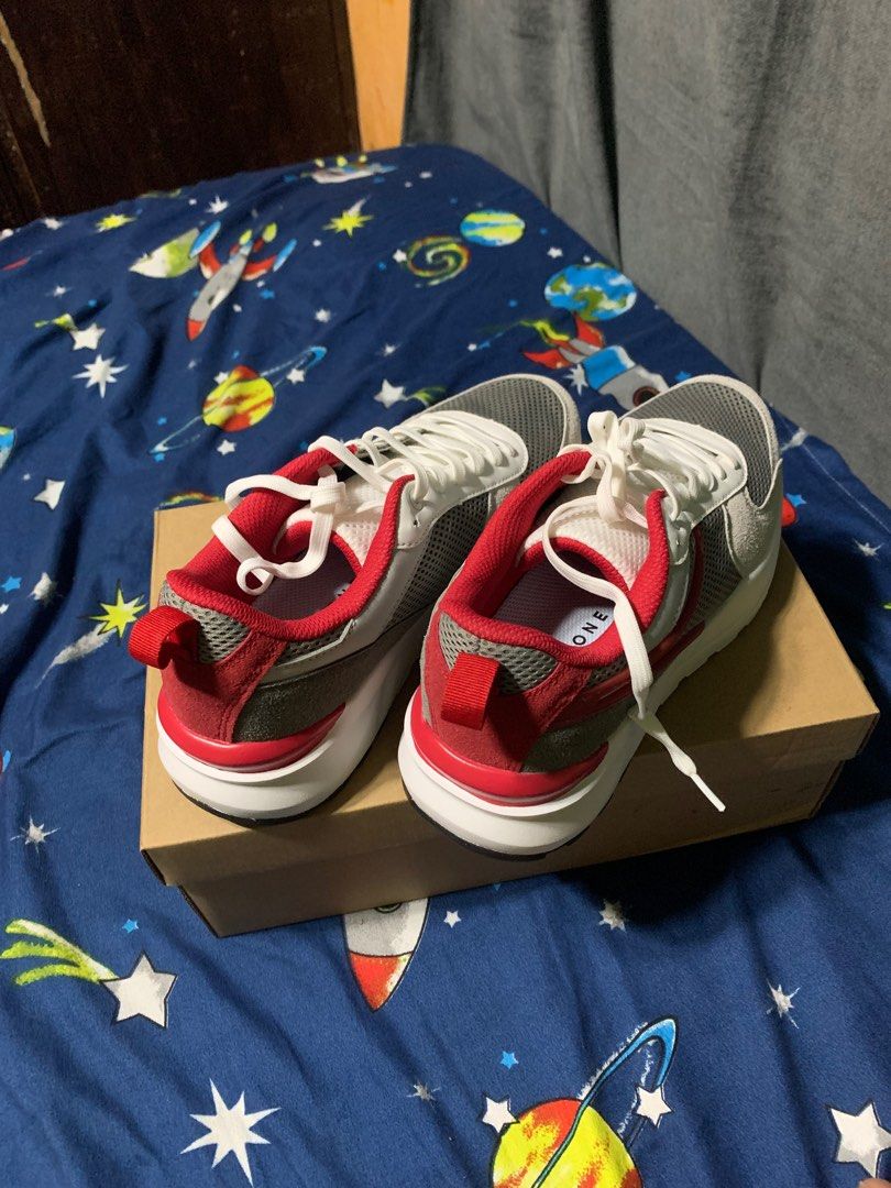 RUNNER CONNELL SHOES (Category: Sneakers) located in Bayambang. Submitted by willespiritu (Listing ID 1361598511, Image 1). Description: BRAND NEW. NEVEN BEEN USED. 1 WEEK OLD PALANG. RFS: Wrong size. Message me if interested!.