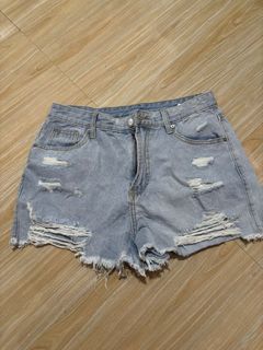 (Category: ) located in . Submitted by DPreloved_Online (Listing ID 1361526991, Image 1). Description: .
