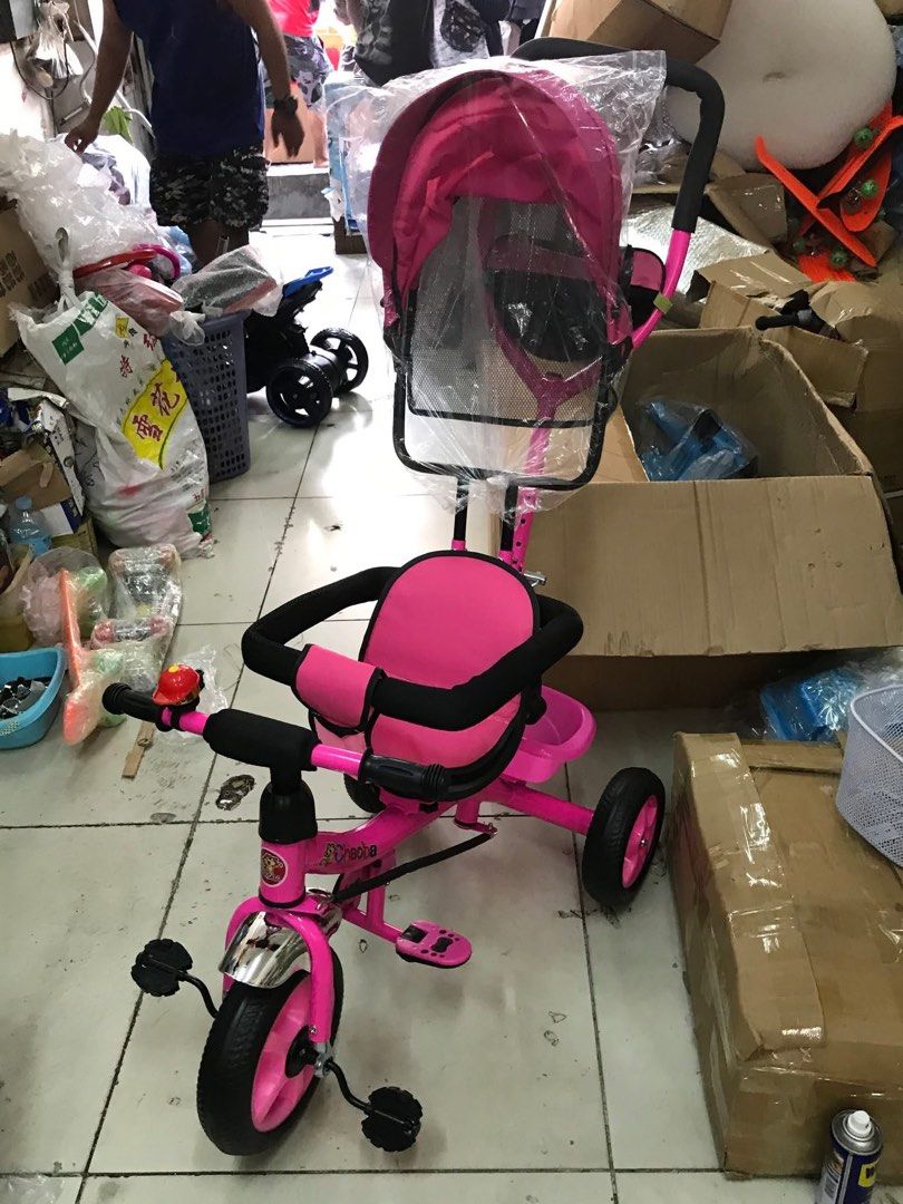 Stroller Bike (Category: Strollers) located in Talavera. Submitted by jayreensbeautique (Listing ID 1361545969, Image 1). Description: Rt: ₱2,200 Rs: ₱2,150😁 Goma gulong🤗🤗 may pillow whirl seat🤣 best for 6months-6years old maximum for 50kg red, blue,pink available assemble add peso 50 Code:HY-STC-07 ATT-ARFF.