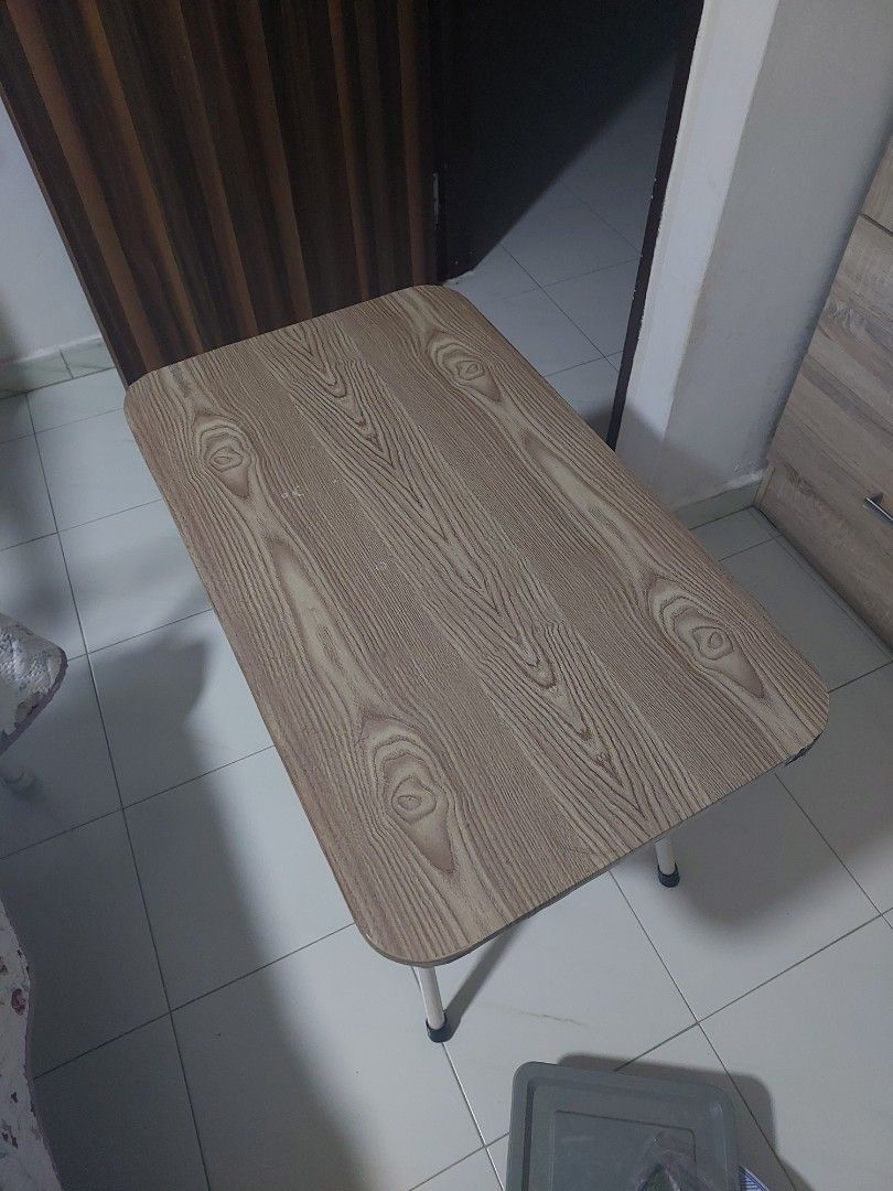 Table (Category: Other Home Furniture) located in Singapore. Submitted by tarm0n (Listing ID 1361616770, Image 3). Description: 1 pcs of antiq table to let go..
