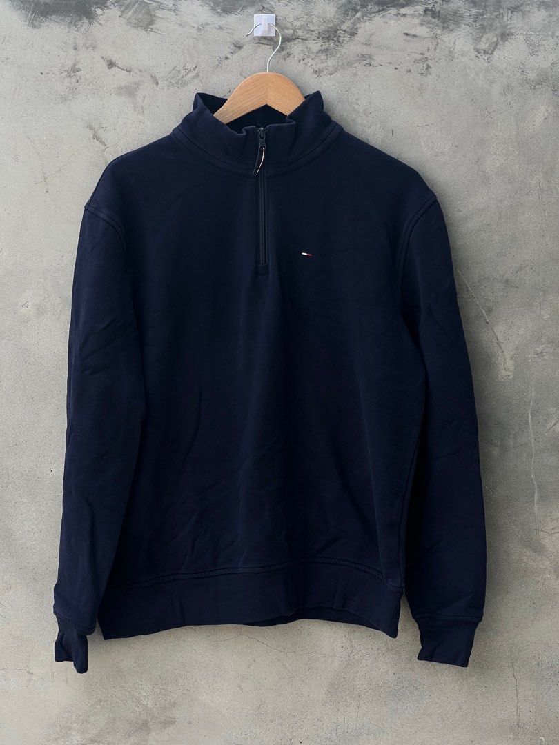 Tommy Hilfiger Qzip Sweatshirt (Category: Tshirts & Polo Shirts ) located in Cainta. Submitted by jrmtmys (Listing ID 1361514647, Image 2). Description: Recommend for: Size: Large Height: 5’5 -5’8 Weight: 70-75kg.