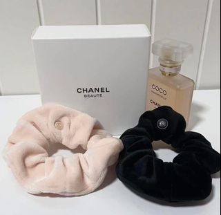 (Category: ) located in . Submitted by buysellcloset (Listing ID 1364659785, Image 1). Description: .