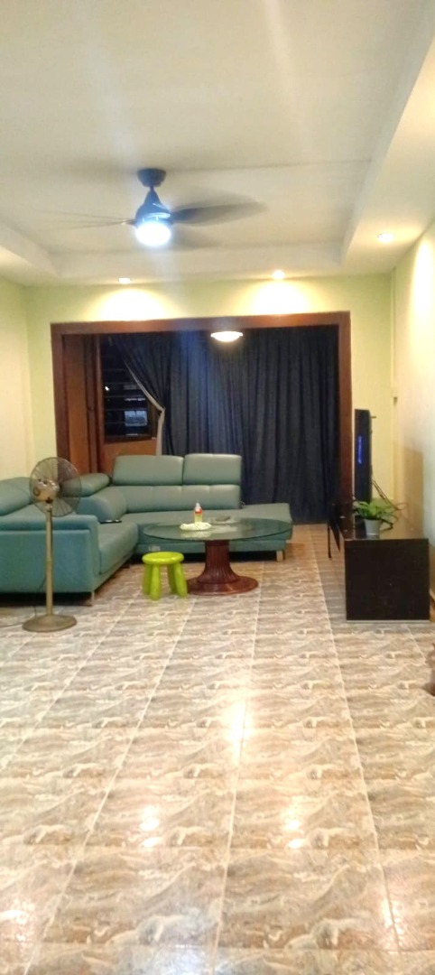 (Category: ) located in . Submitted by your_rental_specialist (Listing ID 1364689724, Image 1). Description: .