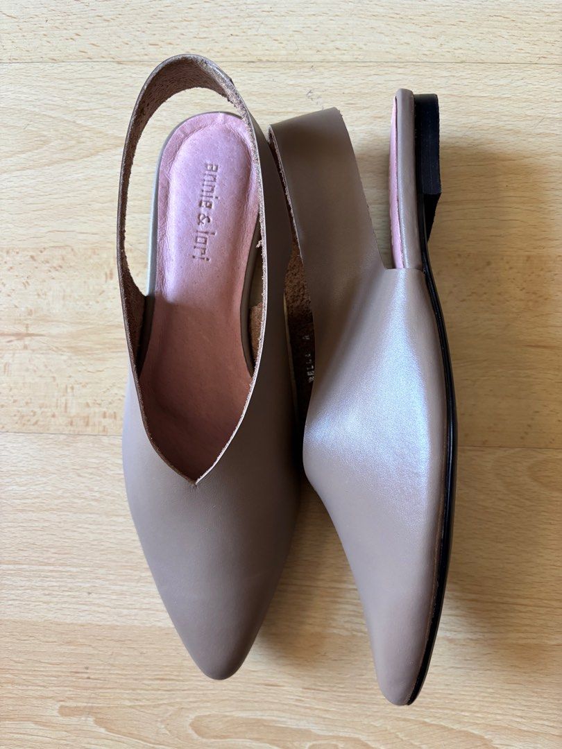 Annie & Lori Bella slingback flats (Category: Flats & Sandals) located in Makati City. Submitted by adelro (Listing ID 1364583354, Image 3). Description: Annie & Lori Bella slingback flats in color bone.