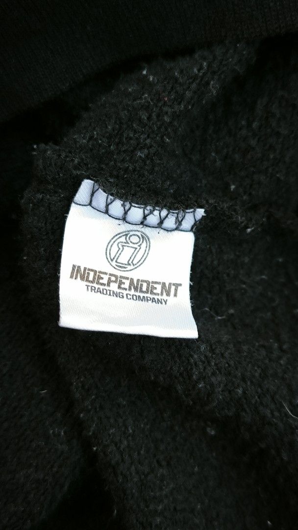 Anti social social club jacket (Category: Coats, Jackets and Outerwear) located in Manila. Submitted by dom032386 (Listing ID 1364647731, Image 3). Description: no issue 8.5/10 color rateanti.