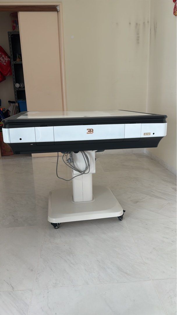 Automatic mahjong table (Category: Other Home Appliances) located in Singapore. Submitted by bestbesty (Listing ID 1364687949, Image 1). Description: Clearing cos moving out .