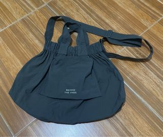 Beyond The Vines Dumpling Bag (Olive, M)