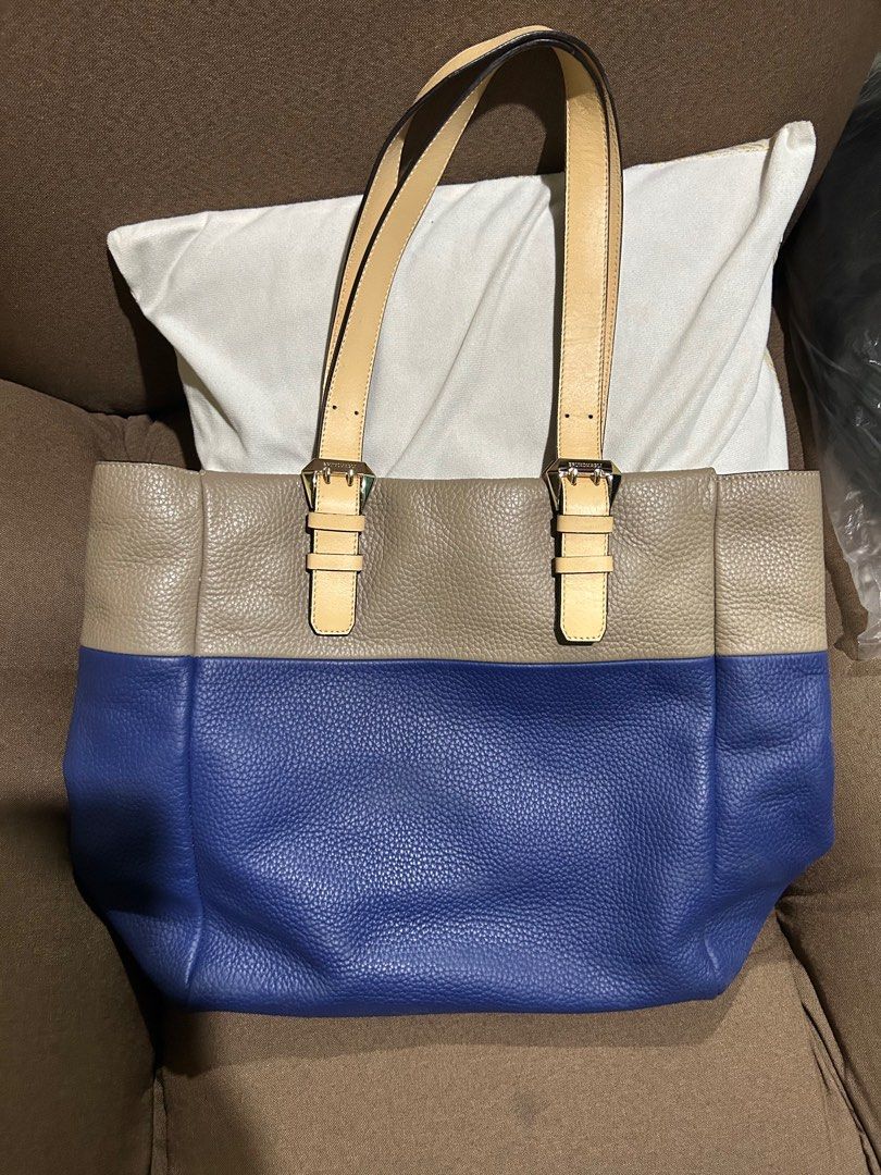 Bruno Magli (Category: Shoulder Bags) located in Rizal. Submitted by declutter101s (Listing ID 1364659423, Image 1). Description: Looks new. Need to declutter lang Genuine leather .