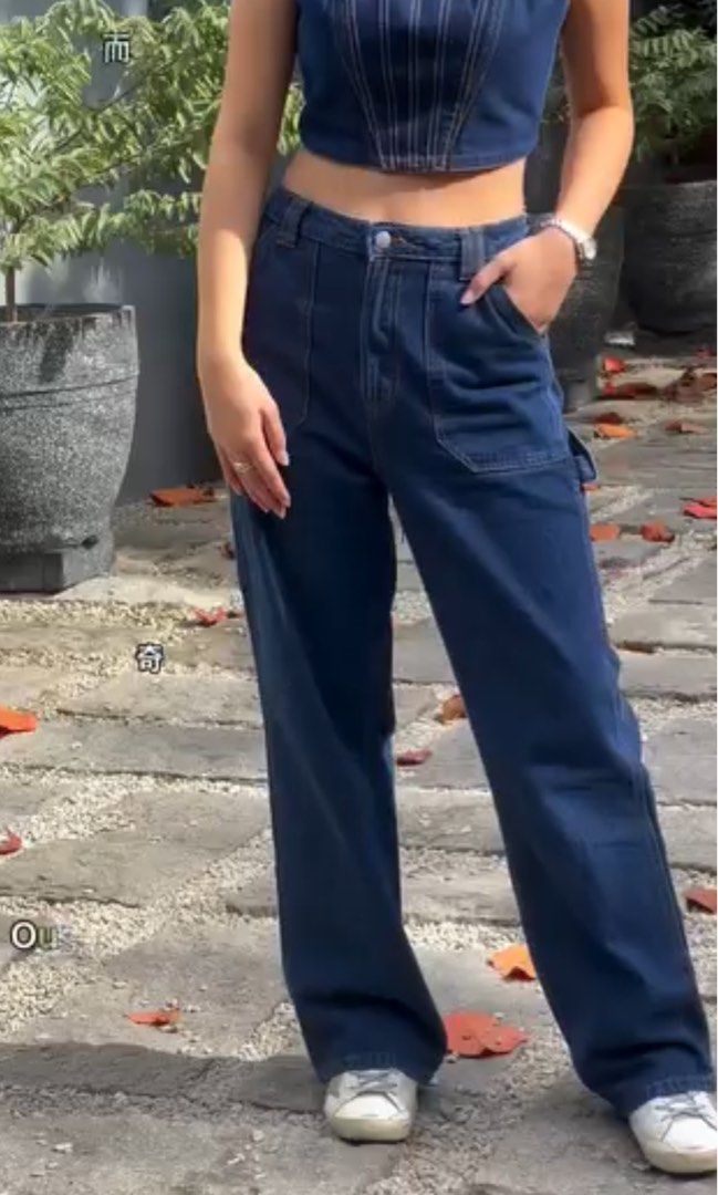 Cargo Jeans (Category: Jeans) located in Caloocan City. Submitted by dmdmp (Listing ID 1364679884, Image 1). Description: Bought for 999 Color: Denim Blue Size M Fits 26-27 Flat lay measurement: 13 to 13.5in.