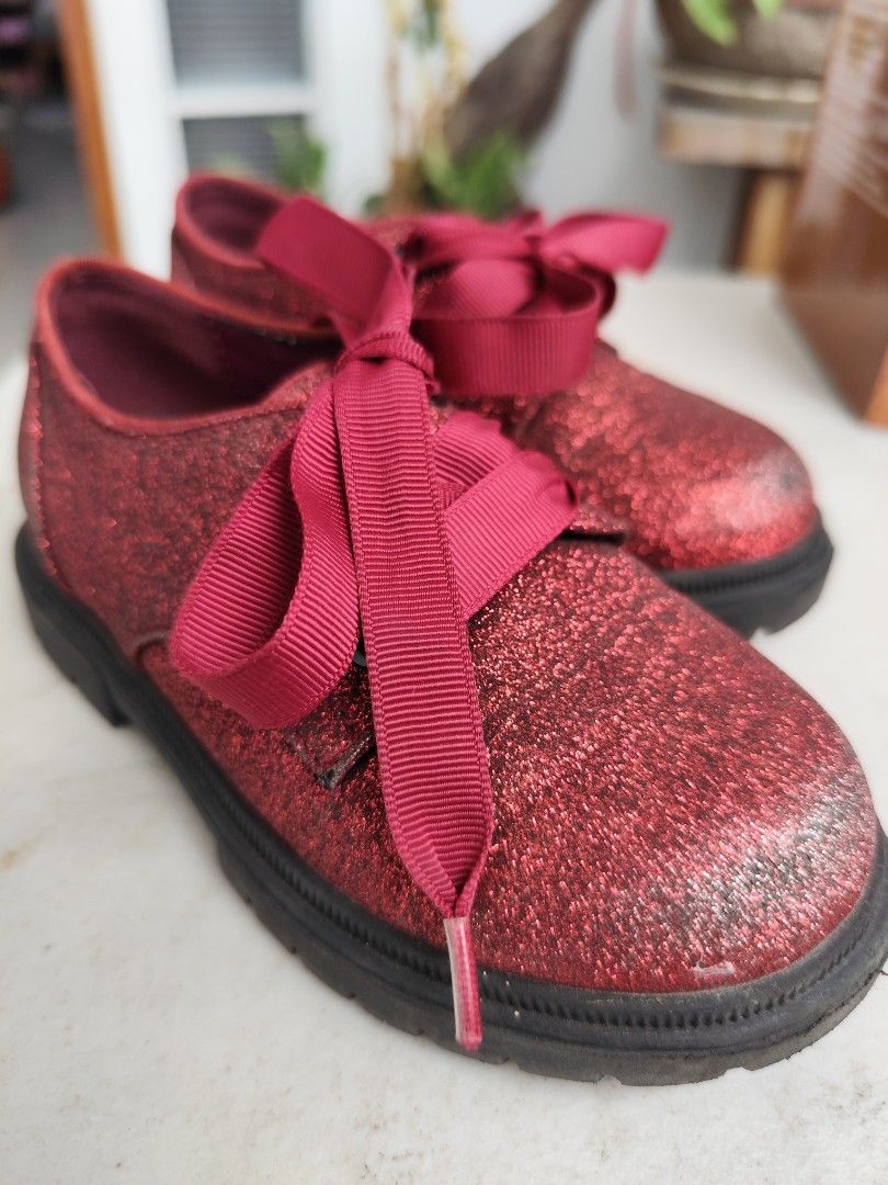 Cat & Jack Red Glitter Shoes (Category: Babies & Kids Fashion) located in Bacoor. Submitted by deedeiadeng (Listing ID 1364642487, Image 3). Description: Cat & Jack Red Glitter Lace Up Shoes. Barely walked in mostly used for photos but has scuffs in front of the shoe. Size 9c RFS Outgrown. Slightly Negotiable. pickup or shipping c/o buyer.