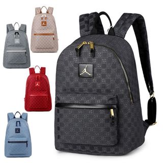 (Category: ) located in . Submitted by fashion.luxe (Listing ID 1364745829, Image 1). Description: .