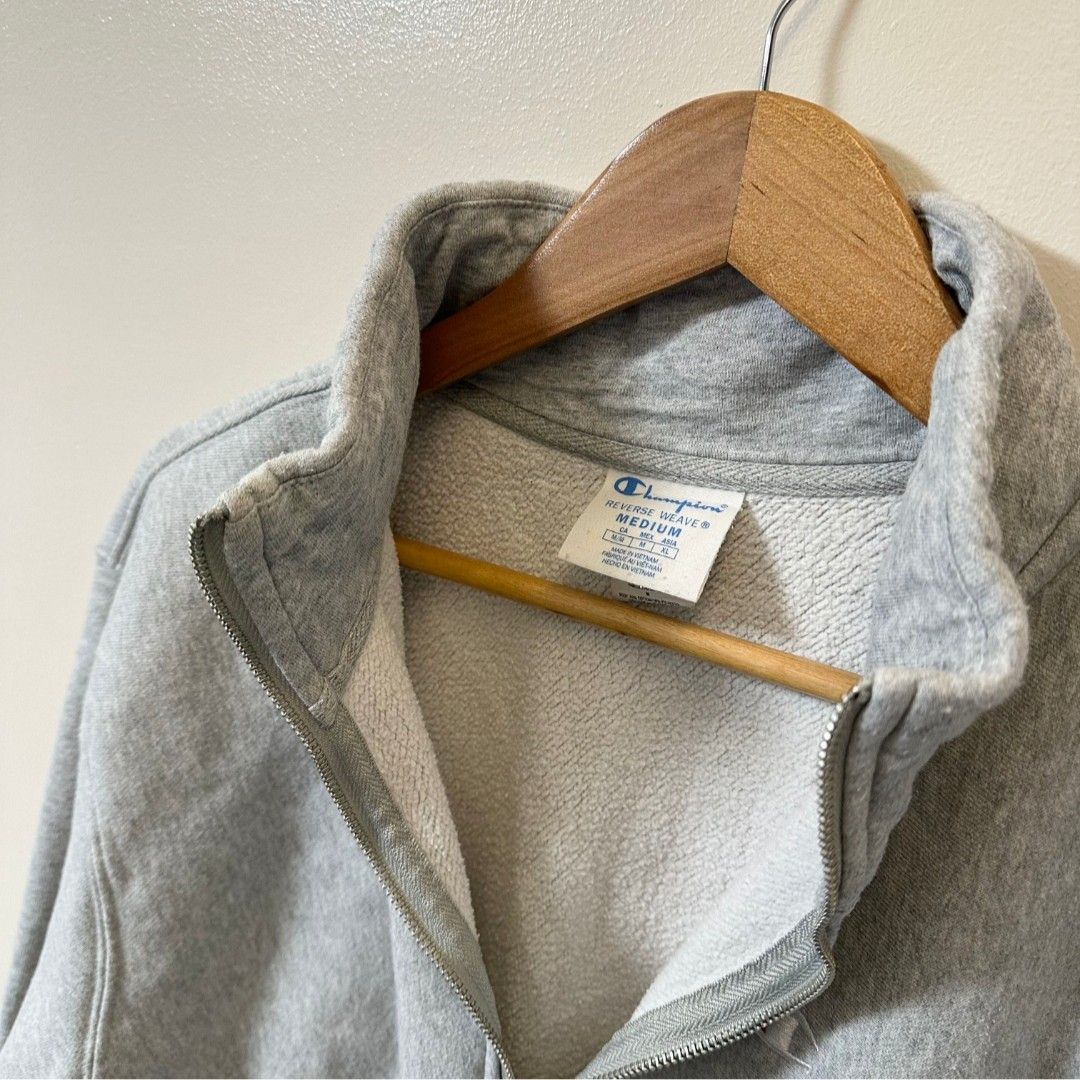 Champion Quarter Zip, Half zip, Sweater, long sleeve (Category: Tshirts & Polo Shirts ) located in Makati City. Submitted by osa.bodega (Listing ID 1364634580, Image 2). Description: Champion Reverse Weave Gray Quarter Zip Sweater Tagged: Medium Width: 22 inches Length: 26 inches Excellent Condition Price: ₱ 650 only..