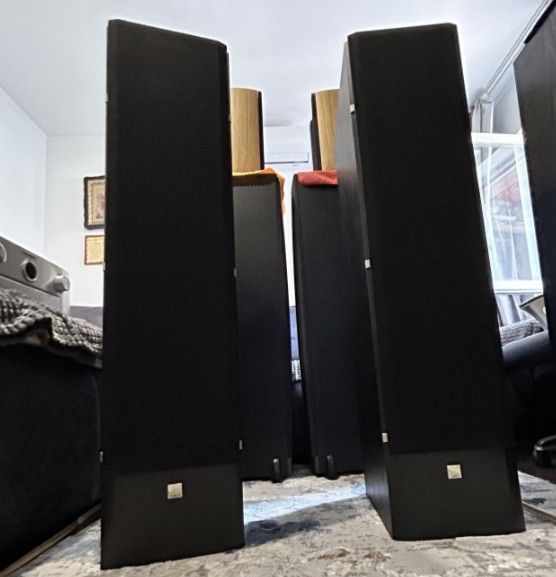 Dali Lector 8 Speaker (Category: Soundbars, Speakers & Amplifiers) located in Singapore. Submitted by samkimm (Listing ID 1364695818, Image 2). Description: Delivery may be possible.