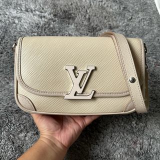 (Kategori: ) berada di . Dikirim oleh kiano_shoes (ID iklan 1364608655, Gambar 1). Deskripsi: .