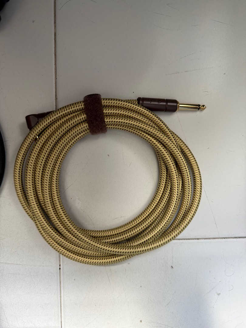 Fender Deluxe Series Angled Instrument Cable, 10ft Tweed, Hobbies ...