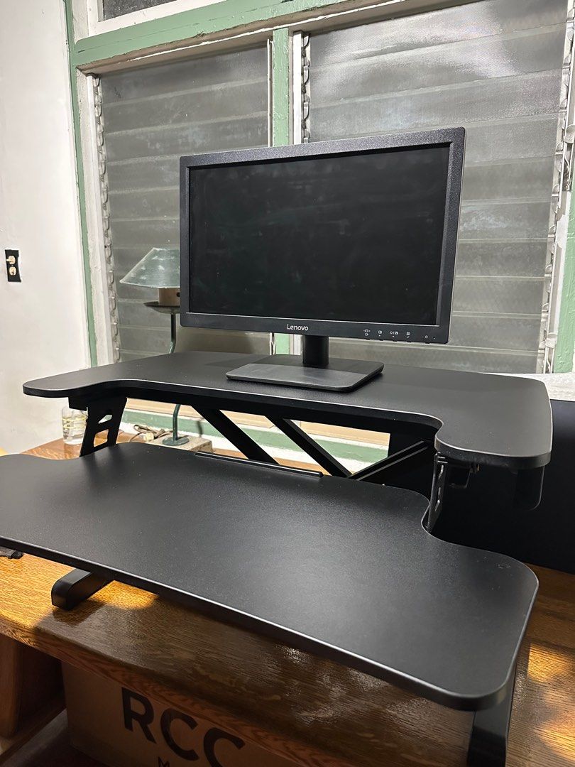 FlexiSpot M7S 28" Standing Desk Riser Height Adjustable Desk Converter with Spacious Keyboard Tray (Category: Office Furniture & Fixtures) located in Makati City. Submitted by isabel97 (Listing ID 1364653146, Image 2). Description: With free Lenovo monitor bought 2021 (no cord included) Check images of Flexispot for dimensions and link for further description: https://flexispot.ph/product/alcoveriser-standing-desk-converter-28-m7s/?gad_source=1&g