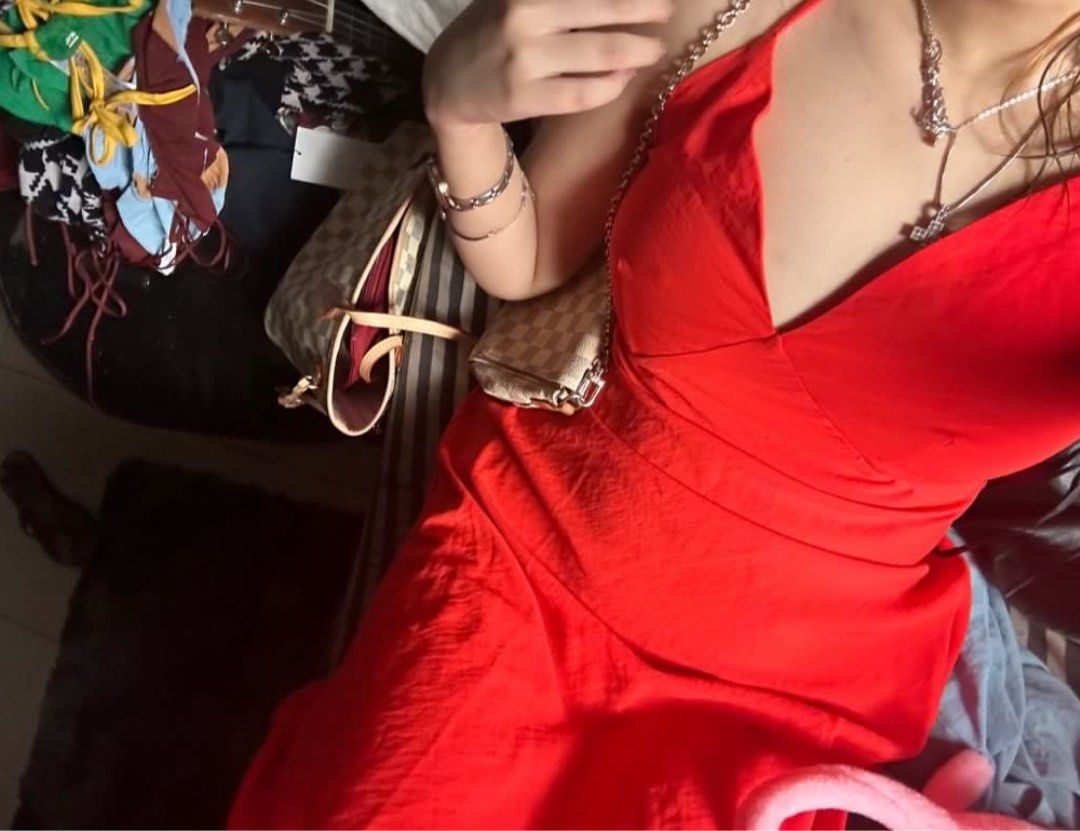 forever21 Red Linen Midi Dress (Category: Dresses) located in Makati City. Submitted by mimi.favell (Listing ID 1364620718, Image 2). Description: Great for summer& no flaws whatnot, Dm for more infos& Actual photos:).