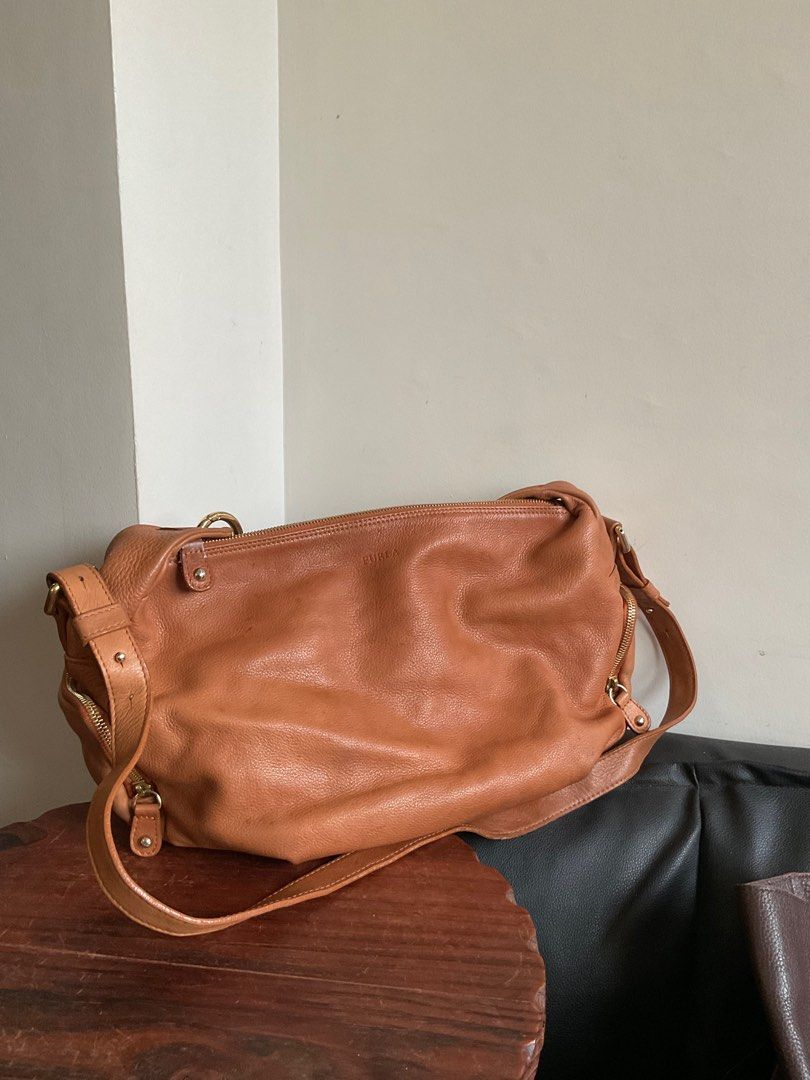 FURL TWO WAY BAG (Category: Luxury Bags & Wallets) located in Davao. Submitted by vaultexchange_ (Listing ID 1364690380, Image 3). Description: Furla with watermarks Orih.