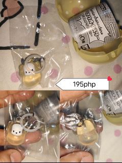 Gashapon popmart moetch sanrio bandai disney mashems 
 Pochacco - Oyster Costume Mejirushi