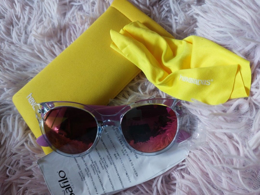 Havaianas sunglasses (Category: Sunglasses & Eyewear) located in Imus. Submitted by keenahsgiftshop (Listing ID 1364658395, Image 1). Description: Restocked! Bagay na bagay sa summer ☀️ Havaianas Sunglasses cry lilac ▪︎ brand new with tag, wipe cloth, care card & soft pouch ▪︎ Authenticity Guaranteed! ▪︎ Pinas on hand P1,790 only ▪︎ 500 downpayment to reserve Shipping fee & insurance c/o buyer.