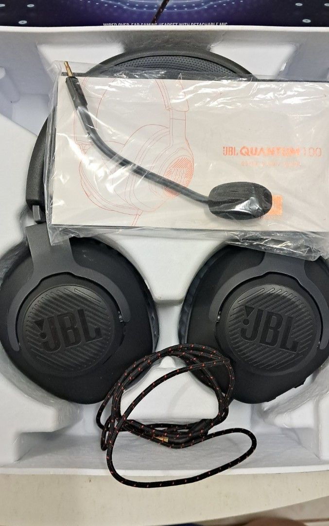 JBL QUANTUM 100 (Category: Headphones & Headsets) located in Manila. Submitted by chloemrqz (Listing ID 1364698509, Image 2). Description: Selling my rarely used JBL wired headphone. Used twice only sa office then placed it back sa box nya. RFS: Will buy a wireless HP..