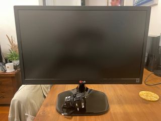 LG 22” monitor 22M4564079256115331110