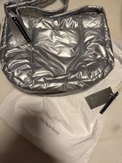 (Category: ) located in . Submitted by shopaholic_confessions (Listing ID 1364680225, Image 1). Description: .