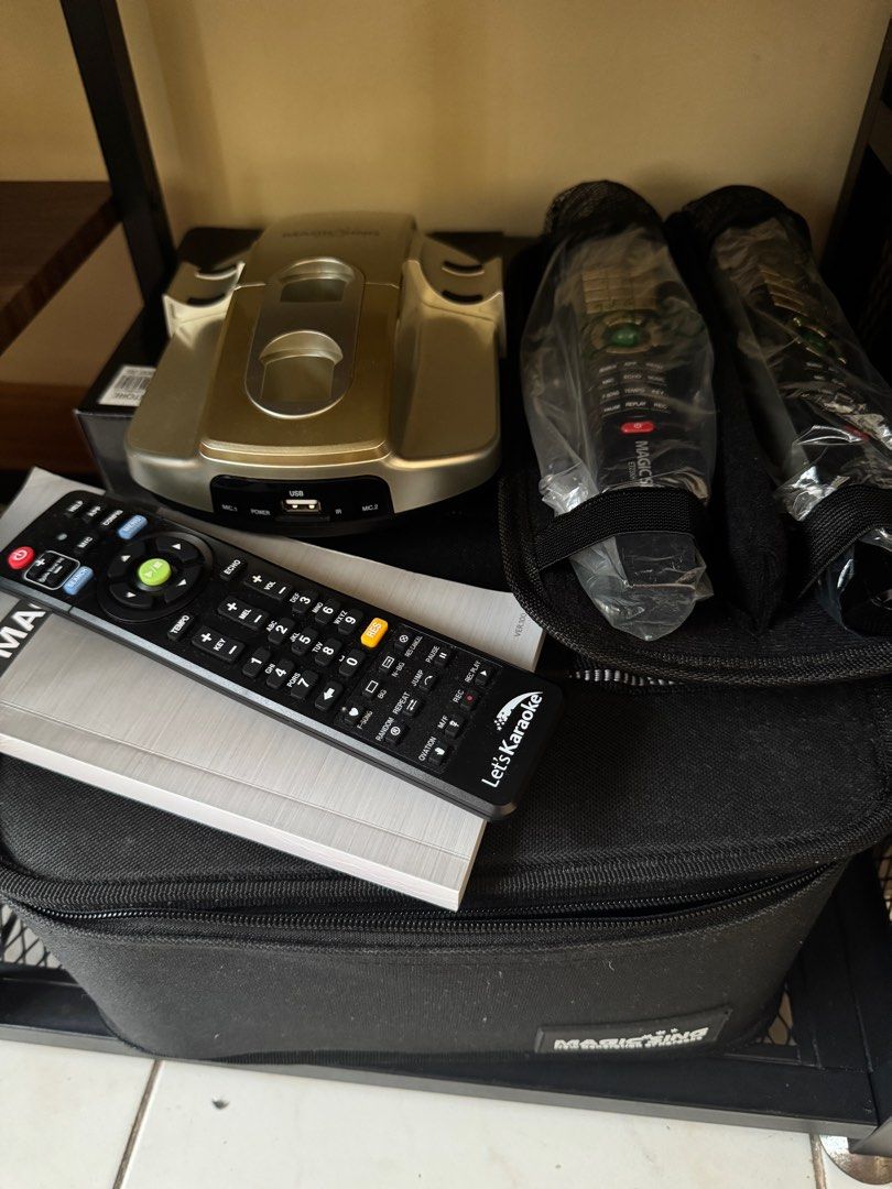 Magic Sing Diamond HD (Category: Microphones) located in Quezon City. Submitted by skylar_15 (Listing ID 1364639043, Image 2). Description: Bought it for 26k selling it for 18k Slightly nego for sure buyer Need funds.