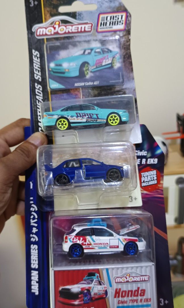 Majorette (Category: Toys & Games) located in Kuala Pilah. Submitted by apitwiraputra91 (Listing ID 1364620213, Image 1). Description: lot evo.card mint di mata saya..
