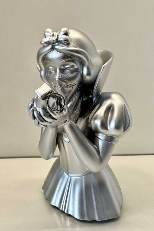 Mighty Jaxx Snow White Bad Apple Silver Dust Edition by Goin, Toys 