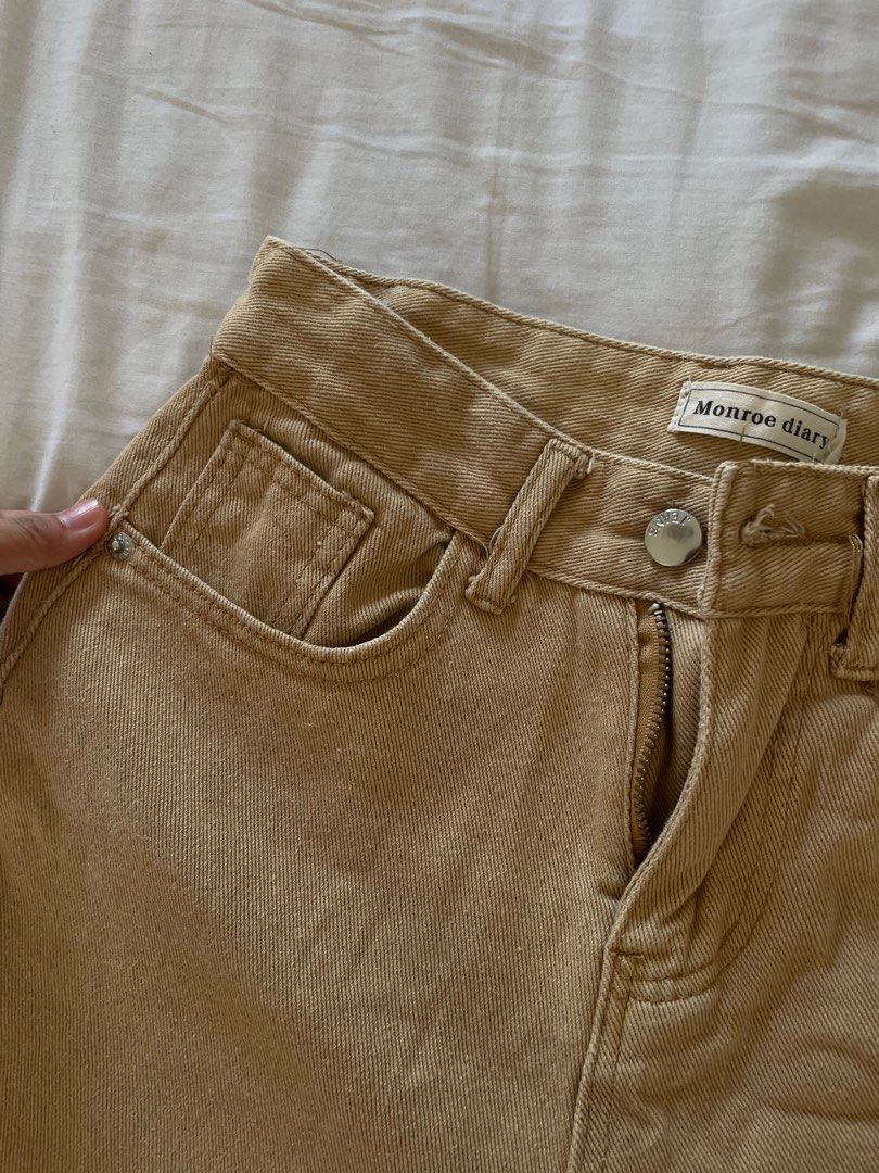 Monroe Diary High Waist Jeans (Category: Other Bottoms) located in Cavite. Submitted by _nicoffee (Listing ID 1364641685, Image 3). Description: Length: 36 inches Waist: Up to 26 inches See flaws in the last pic.
