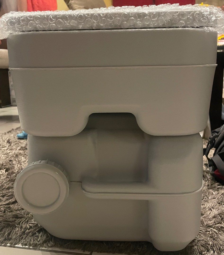 New Portable Toilet (Category: Toilet Training) located in Pasig City. Submitted by iammrs.b (Listing ID 1364587370, Image 2). Description: RFS: We don’t use it. I can send video if you want to see more of it..