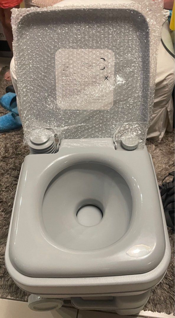 New Portable Toilet (Category: Toilet Training) located in Pasig City. Submitted by iammrs.b (Listing ID 1364587370, Image 1). Description: RFS: We don’t use it. I can send video if you want to see more of it..