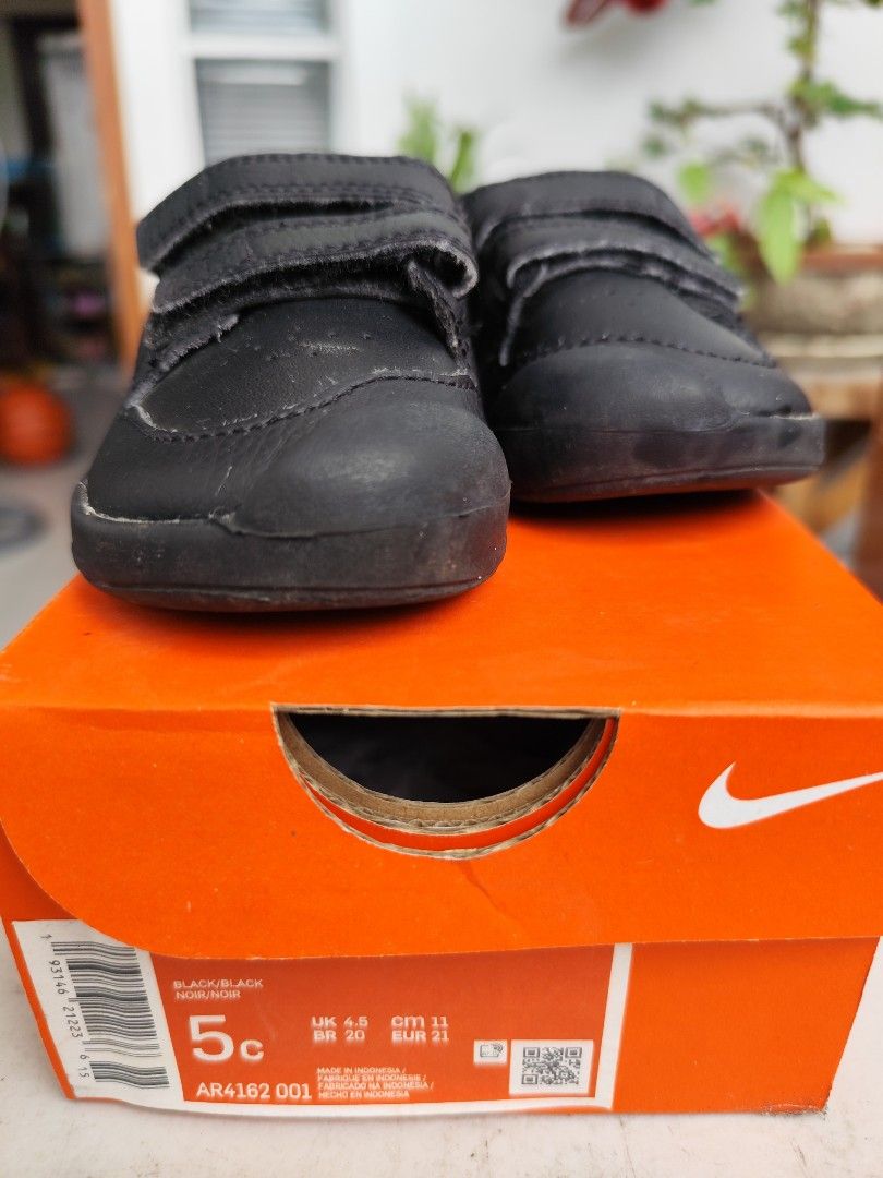 Nike Pico 5 Black Shoes (Category: Babies & Kids Fashion) located in Bacoor. Submitted by deedeiadeng (Listing ID 1364643074, Image 2). Description: Nike Puco 5 (TDV) Black Rubber Shoes Lightly used. Perfect for toddlers just learning how to walk as the wide front support stable steps. Size 5c RFS Outgrown. Slightly Negotiable. pickup or shipping c/o buyer.