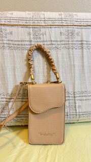 (Category: ) located in . Submitted by silentna (Listing ID 1364699390, Image 1). Description: .