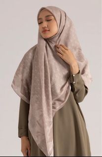 (Kategori: ) berada di . Dikirim oleh kitrakstore (ID iklan 1364657458, Gambar 1). Deskripsi: .