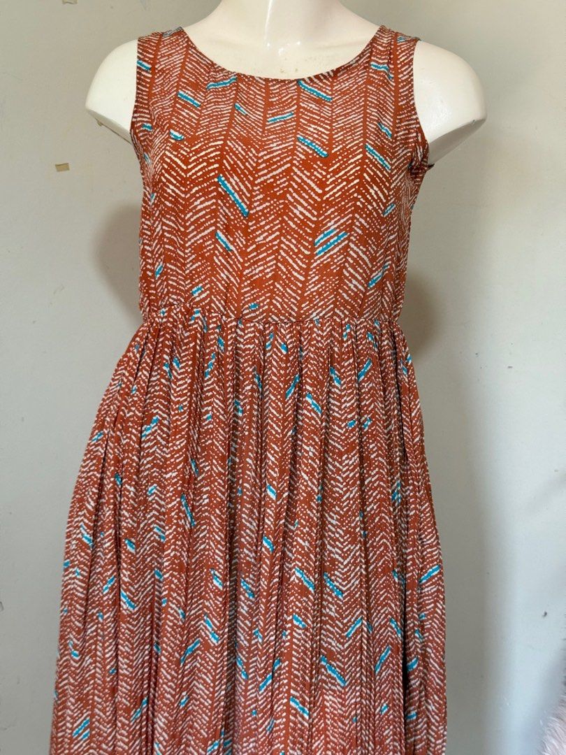 Pleated dress from Korea M-L (Category: Dresses) located in Makati City. Submitted by thecandybear (Listing ID 1364720116, Image 2). Description: Decluttering Follow “theCandybear” in facebook for more items .