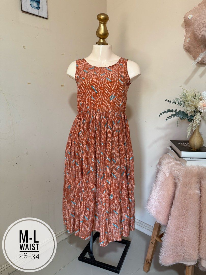 Pleated dress from Korea M-L (Category: Dresses) located in Makati City. Submitted by thecandybear (Listing ID 1364720116, Image 1). Description: Decluttering Follow “theCandybear” in facebook for more items .