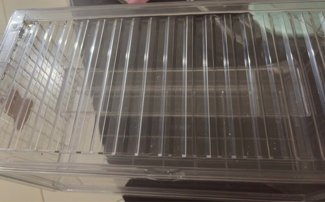 Popmart Transparent Display Case (Category: Designer & Blind Box Toys) located in Makati City. Submitted by magccck (Listing ID 1364718560, Image 2). Description: LP na po .