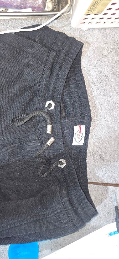 PRADA Sweat/Jogging pants (Category: Joggers) located in Pasig City. Submitted by dertah (Listing ID 1364697385, Image 2). Description: In Pristine Condition . Money Back If proven fake. kakaopen lang nf luxary box. size 33 black 4 pockets.