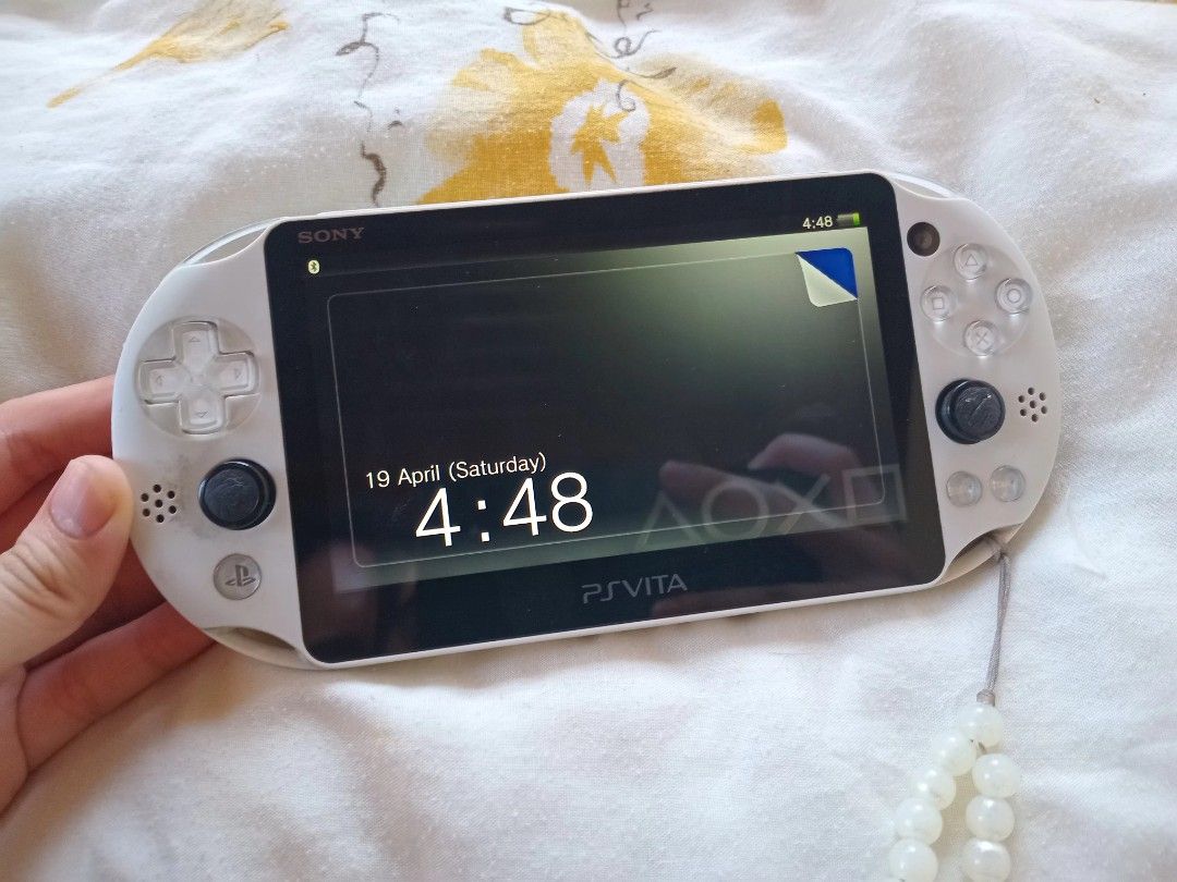 Sony PS Vita - White (Category: PlayStation) located in San Pedro. Submitted by cjnxx11 (Listing ID 1364604307, Image 1). Description: dm me for details inclusions: - minecraft game - sd card - no charger.