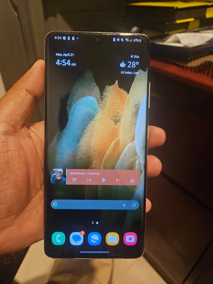 Samsung Galaxy S21 Ultra 5G (Category: Samsung) located in Manila. Submitted by juanchu (Listing ID 1364754211, Image 1). Description: Samsung Galaxy S21 Ultra 5G Phantom Silver 12gb RAM / 256gb Memory.