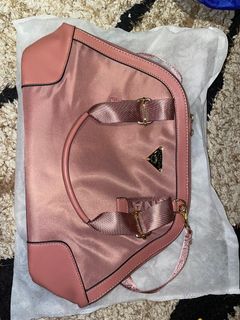 (Category: ) located in . Submitted by declutter.mai (Listing ID 1364741106, Image 1). Description: .