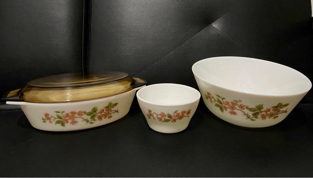 Vintage Pyrex Cherry Blossom, Antik, Lainnya di Carousell