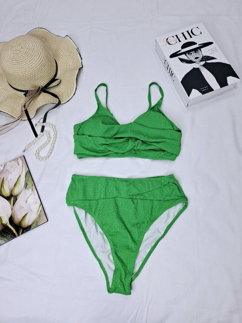 Swimsuit/Bikini 2 Piece (Category: Bikinis & Swimsuits) located in Cavite. Submitted by clfashionhouse-2025 (Listing ID 1364635462, Image 1). Description: Shein 2 Piece Swimsuit 🌸 Brandnew | Padded | With Pouch and Hygienic Pad Color: Green Size: Medium on tag Price: 250 Php 🛒.