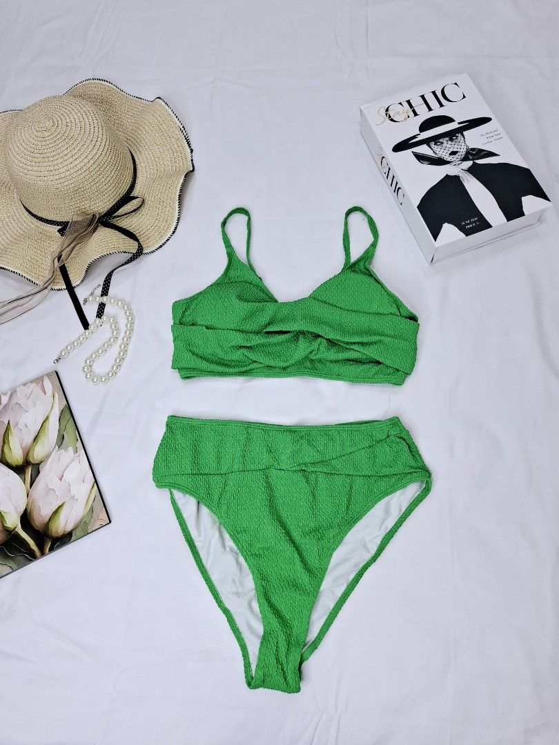 Swimsuit/Bikini 2 Piece (Category: Bikinis & Swimsuits) located in Cavite. Submitted by clfashionhouse-2025 (Listing ID 1364635462, Image 3). Description: Shein 2 Piece Swimsuit 🌸 Brandnew | Padded | With Pouch and Hygienic Pad Color: Green Size: Medium on tag Price: 250 Php 🛒.