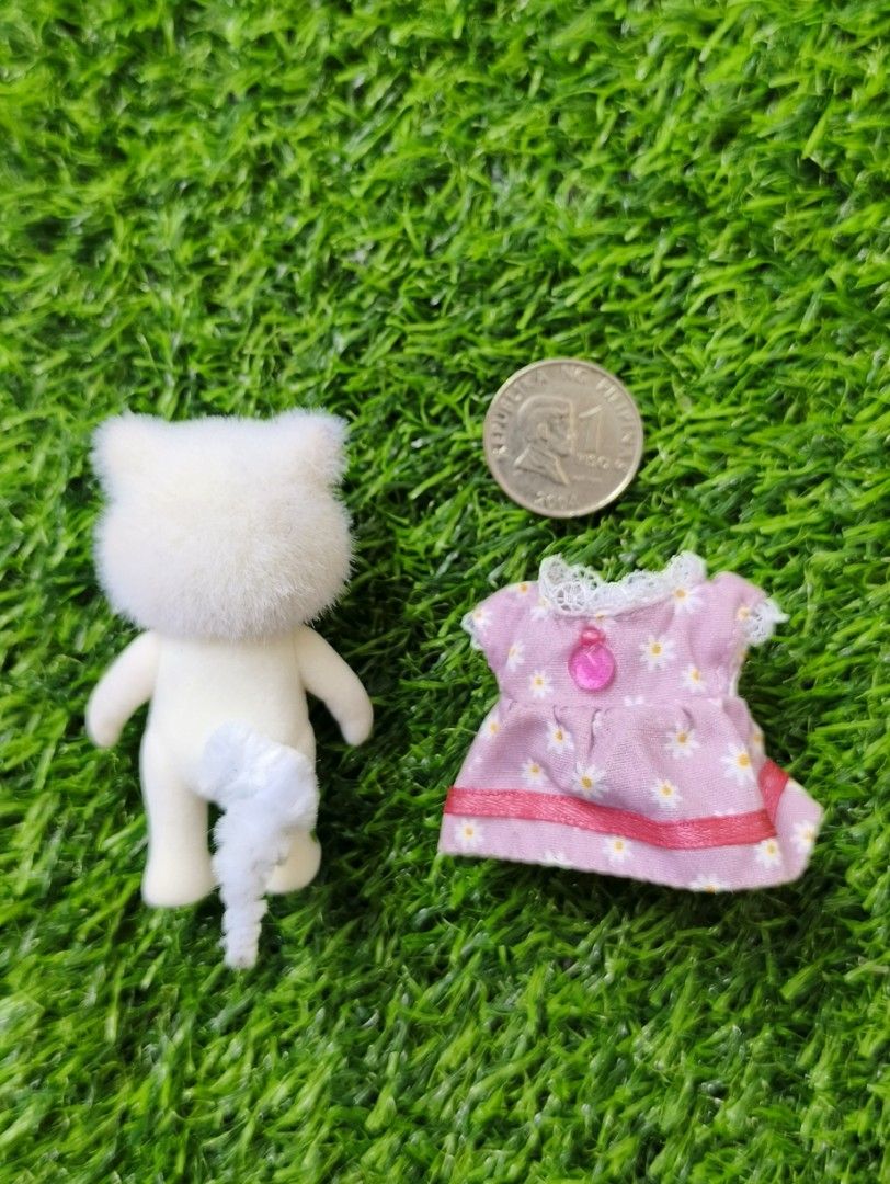 Sylvanian Family Persian cat (Category: Figurines & Statues) located in Baguio. Submitted by ukay_district (Listing ID 1364581033, Image 3). Description: sylvanian family Persian cat 250.