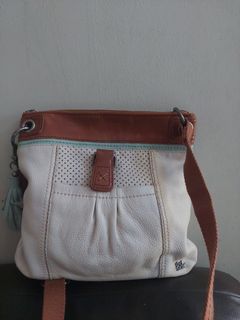 (Kategori: ) berada di . Dikirim oleh biyan_prelovedbag (ID iklan 1364589521, Gambar 1). Deskripsi: .